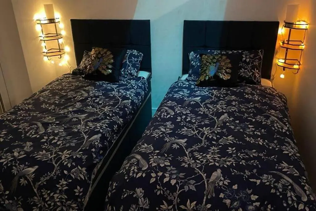 Comfortable Flat Close To The Beach Brighton Apartment