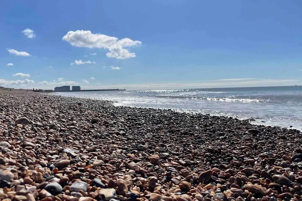 Comfortable Flat Close To The Beach Brighton Apartment