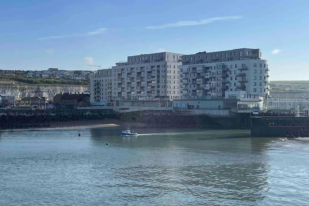 Comfortable Flat Close To The Beach location