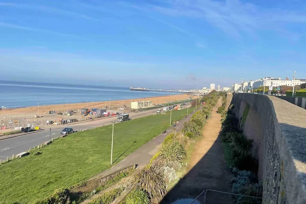 Comfortable Flat Close To The Beach Brighton Apartment